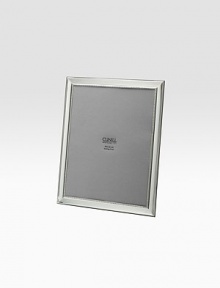 Classic and sophisticated in groove-trimmed sterling silver. Fits 4 X 6 photo Made in Spain