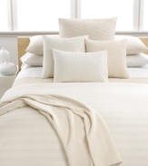 Create a tranquil setting with this Calvin Klein Dash Balsa duvet cover featuring calming hues and woven combed cotton elements. Hidden button closure.