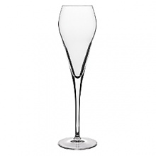 The Super stemware pattern offers a beautiful and robust, balloon inspired bowl for what is nothing but a stunning silhouette! Made with Luigi Bormioli's SON.hyx technology for a stronger, more vividly transparent glass quality.