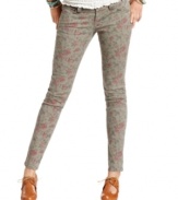 Bold print is in full bloom on these five-pocket skinny jeans from American Rag. Rock the denim with a neutral top for a look that highlights your trend-conscious style!