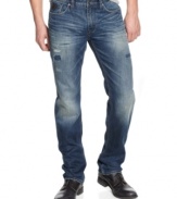 Find what fits. With a slim, straight style, these jeans from Guess are a just-right weekend look.