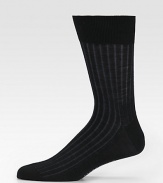 Soft merino wool is combined with skin-friendly cotton to create a ribbed design with a two-toned effect. Ribbed topline Hand-linked toeMid-calf height64% merino wool/20% cotton/16% polyamideMachine washMade in Germany