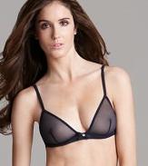 Feel comfortable and in control with this underwire mesh triangle bra.