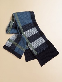 A large-scale version of the famous checks in a luxurious ribbed knit of cashmere and wool.Long and slenderRibbed knit trim55% cashmere/45% woolDry cleanImported