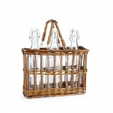 Dine al fresco on the patio or in the park. This willow basket set includes 3 bottles and has an easy-carry handle.