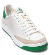 Rod Laver is the only player in history to win the tennis Grand Slam twice. Introduced in 1970, this is the first signature shoe of the man many consider the best tennis player ever. So it's easy to see why these men's sneakers are still so popular.