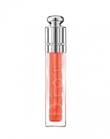 Dior's summer look collection draws inspiration from the fresh and radiant rosy nudes on Dior's runways. Neutral eyes, fresh glossy lips, a lightly bronzed, glowing complexion and a glossy pop of color on the tips & toes create this must-have look for summer.