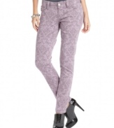 American Rag brings baroque design to a pair of every day jeans with these super-cute five-pocket style damask-print skinnies!