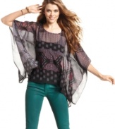 A striking print adds rich detail to this sheer caftan from Jessica Simpson!