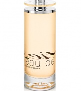 A woody citrus eau. Lively and luminous eau drawing its sparkle from a fruity citrus cocktail: Sparkling, smiling and soft orange. A floral smoothness with the violet flower. A tender and soft background with woody cedar notes accentuated by patchouli and amber notes. 