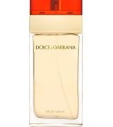 A sophisticated and classic warm floral fragrance with top notes of tangerine, orange flower, red carnation and vanilla. 