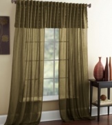 Incorporating traditional Southern flair with breezy texture, the Georgia window valance features fabulous pleating in richly textured polyester. Layer over a set of Georgia panels for a rustic, earthy look.