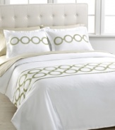 Come full circle. A touch of golden glimmer gives this Circles duvet cover set an enchanting allure, featuring a beautiful circular design on a pristine white ground all in pure cotton sateen for a soothing finish.