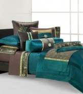 Escape into an ocean of luxury. Natori's Potala Palace duvet cover brings elegance to the bedroom with soft, teal silk and cotton finished with intricate quilting and velvet trim. Reverses to cotton sateen; button closure.