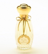 This fragrance was to recreate a delicate, smooth, mysterious, subtle, almost wild scent. A refined, fresh and fruity rose.