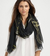 A chic style with a stylish chain print design. 85% modal/15% silkAbout 55 X 78¾Dry cleanMade in Italy