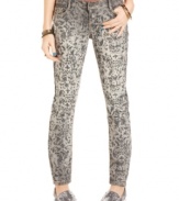 Update your denim with a fun print! Material Girl's skinny jeans features a bold design, perfect for a day or night out with friends.