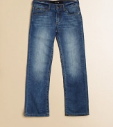 Modern faded basics with whiskering for dimension, five-pocket styling, a straight-leg silhouette and a little stretch for a comfy fit.Front button closureWaistband with belt loopsZip flyFive-pocket style98% cotton/2% spandexMachine washImported
