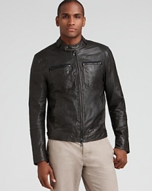 With its narrow tab collar, cropped waist and body-skimming fit, the moto jacket lends a modern edge to your casual attire.