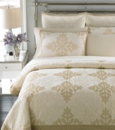 As refreshing as a morning stroll, Martha Stewart Collection's Courtyard Tile quilted sham infuses your room with classic elegance. Featuring an ornate quilting pattern that evokes the intricate artistry of vintage tiles on soft, pure cotton.