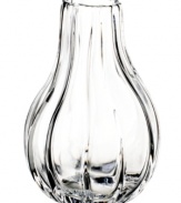 Handcrafted in Villeroy & Boch crystal, the Signature vase enhances modern spaces with organic style.