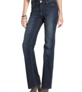 DKNY Jeans' beloved Soho jeans are back with a vintage-inspired wash with just the right amount of fading. Great for everyday wear with a tee and boots!