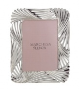 With gorgeous pleating in polished silver plate, the Pleated Swirl picture frame drapes beautiful places and people in exquisite Marchesa by Lenox style.