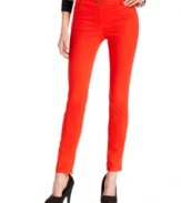 With a vibrant red wash and an unfailing fit, these jeans from TWO by Vince Camuto make a bold statement.