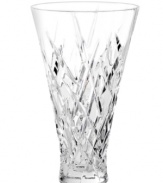 With a classic cut pattern in luminous crystal, the Duchesse Encore vase redefines a room with modern elegance. Celebrating the 20th anniversary of Vera Wang.