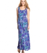 This vibrant paisley print petite maxi dress by Elementz is the perfect summer go-to outfit. Pair with statement sandals to complete the look.