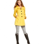 Rain or shine, the simple styling of this Steve Madden raincoat is perfect as a spring outerwear staple!