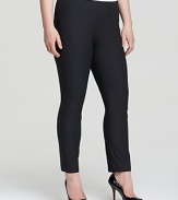 Ease into weekend wear in these Eileen Fisher Plus pants featuring a cropped, light-weight silhouette for warm-weather comfort.