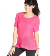 Add toasty style to your catalog of looks with Pink Rose's short sleeve pullover. The semi-sheer knit design and super-relaxed fit makes this sweater a perfect choice for hanging out on the weekends!