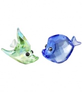 Shelly and Sam get along swimmingly, shimmering in faceted peridot and sapphire Swarovski crystal. A vibrant duo from the Sealife figurines collection.