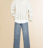 These leggings look like denim and are made of super-soft stretch fabric for superior comfort. Front button closureZip flyWaistband with belt loopsTwo front pocketsTwo back welt pockets98% cotton/2% elastaneMachine washMade in USA