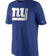 Go big! Display your love for the New York Giants loud and proud in this oversized-logo t-shirt from Nike.