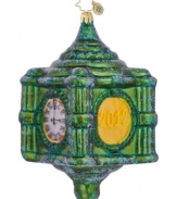 A replica of the clock at what was once Marshall Field's State Street store is now a timeless gem for your tree from Christopher Radko. With a clock face and 2012 hand painted on mouth-blown glass.