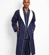 The perfect complement to your eggs and toast or coffee and a bagel, this terry cloth robe from Nautica gives you classic morning style.