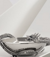 Striking and elegant, this sculptural serving bowl brings Eastern elegance to the home.Included bamboo/cashmere gift box13.5 X 11.5 X 6AluminiumWipe clean with a soft clothImported
