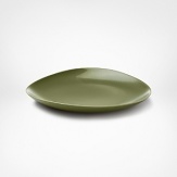 Borrowing from nature, this Pebblestone salad plate is metaphorically contoured and highly glossed in straightforward colors. The silhouette, a DVF signature, makes tables shine. Create interesting contrasts or pair with perfect matches.