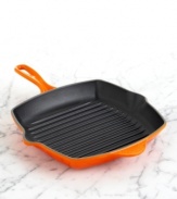 Enjoy rustic outdoor flavor right on your stovetop. Le Creuset's heavyweight, cast iron grill pan features high ridges, lifting food above collected fat for healthier cooking while creating signature grill marks to give meat and veggies that appetizing appearance. Limited lifetime warranty.