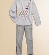 A slim silhouette with zippers on the ankles for a trendy look. Mock button with zip and hook closure Front slash pockets Patch logo on back waist Back zip pockets 98% cotton/2% elastane Machine wash Imported