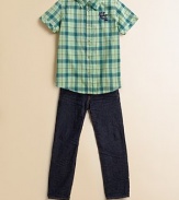 Casual dark-wash cotton denim in five-pocket styling.Waist button closureZip flyBack logo patchCottonMachine washImported