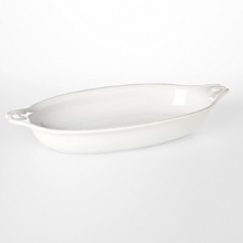 Whether an elegant or casual meal, this shallow Juliska baker dish from the Berry & Thread collection will look great on your table, bubbling with your favorite dish.