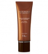 All of the sun's benefits without any of its dangers, in a satiny, golden gel that mimics a natural tan. Bronze Perfect pH complex allows this long-lasting tinted emulsion to gradually deepen the complexion for natural, luminous results. Apply evenly on cleansed, dry skin. Re-apply after three hours for more intense color. Use two to three times weekly to maintain results. 4.1 oz. 