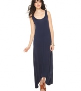 A solid maxi dress is a major spring staple! Get the look with this Kensie style for a versatile warm-weather wardrobe piece.