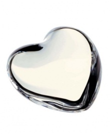 The universal symbol of love presented in the flawless clarity of Baccarat crystal. An elegant and memorable way to remind that special someone of your true affection. The universal symbol of love presented in the flawless clarity of Baccarat crystal. An elegant and memorable way to remind that special someone of your true affection.