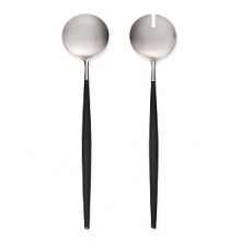 This uncomplicated design embraces understated elegance. With a minimalist point of view, the shape shows strength in subtlety to transform settings into statements.