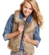 Plush is the name of the game with this faux-fur vest from Sweater Project! Style it with your bold skinny jeans for a look that's trend-hot by day or night!