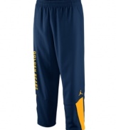 Represent your favorite NCAA team every time you step on the court with these comfortable California Golden Bears basketball pants featuring Dri-Fit technology from Nike.